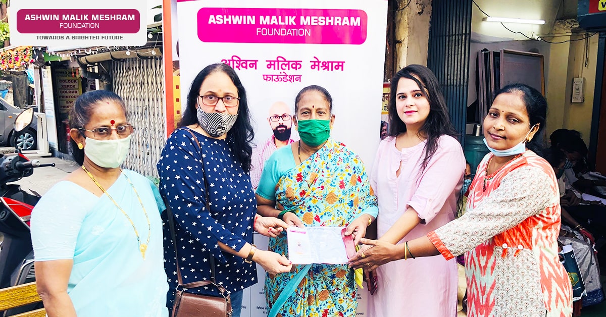 Ashwin Malik Meshram Foundation conducted Jandhan Drive in association with MLA Parag Alavani at Vile Parle