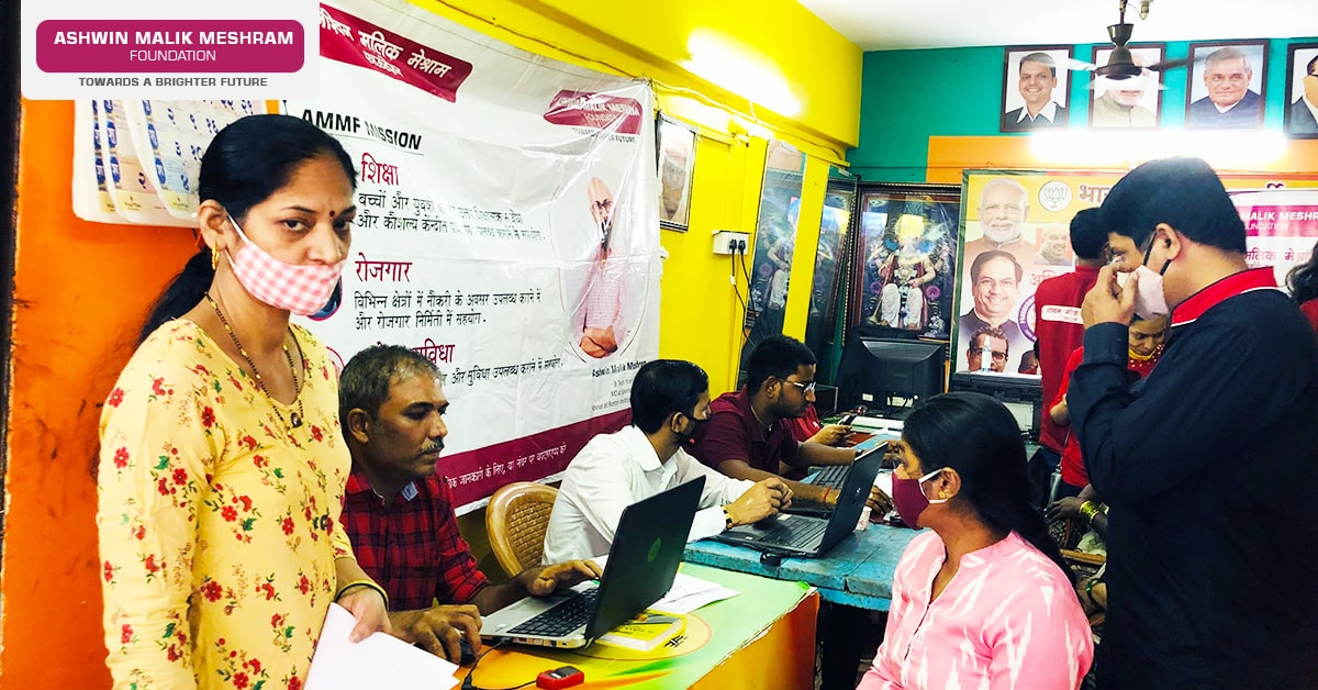 Ashwin Malik Meshram Foundation conducted Jandhan Drive in association with MLA Parag Alavani at Vile Parle