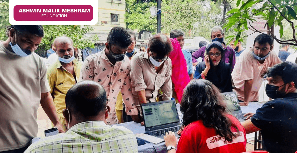 Ashwin Malik Meshram Foundation conducted an E-Shram Yojana Drive at SG Barve Marg, Kurla.