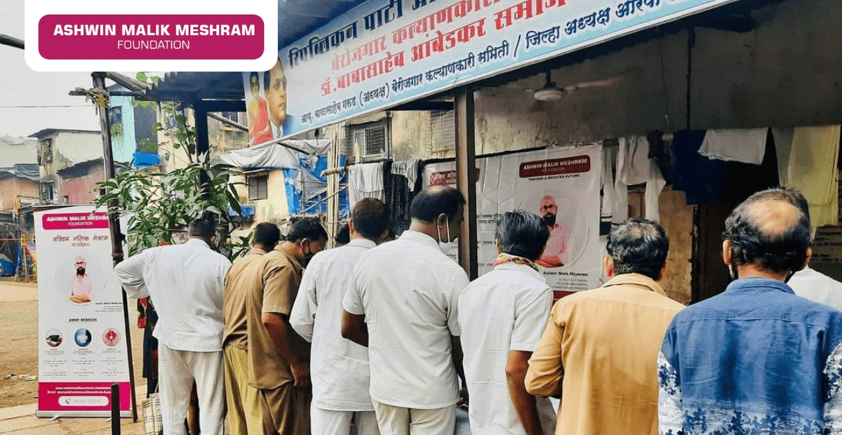 Ashwin Malik Meshram Foundation conducted an E-Shram Yojana Drive at SG Barve Marg, Kurla.