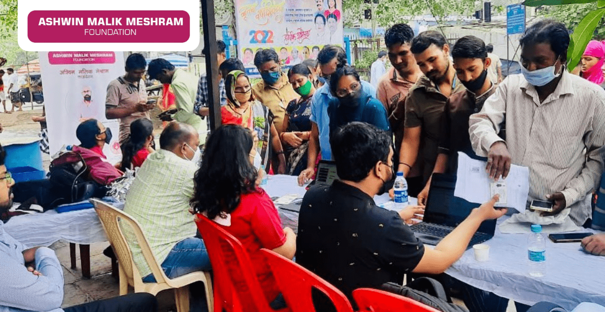Ashwin Malik Meshram Foundation conducted an E-Shram Yojana Drive at SG Barve Marg, Kurla.