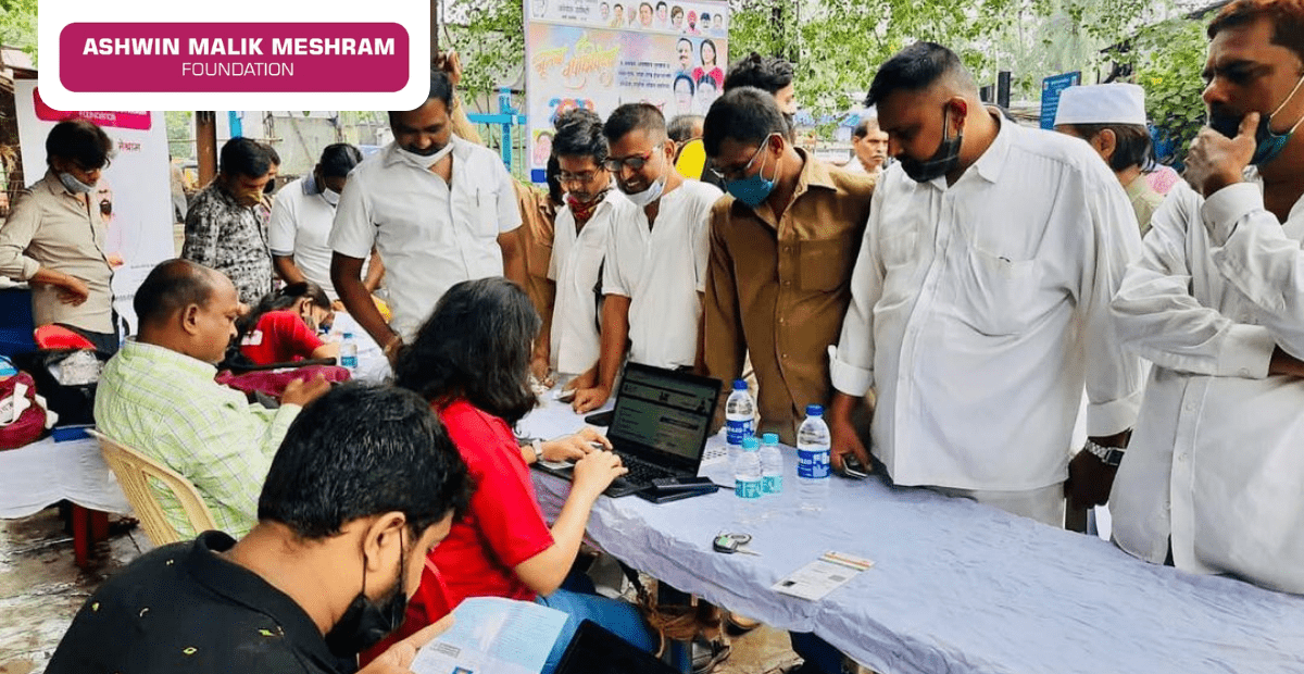 Ashwin Malik Meshram Foundation conducted an E-Shram Yojana Drive at SG Barve Marg, Kurla.