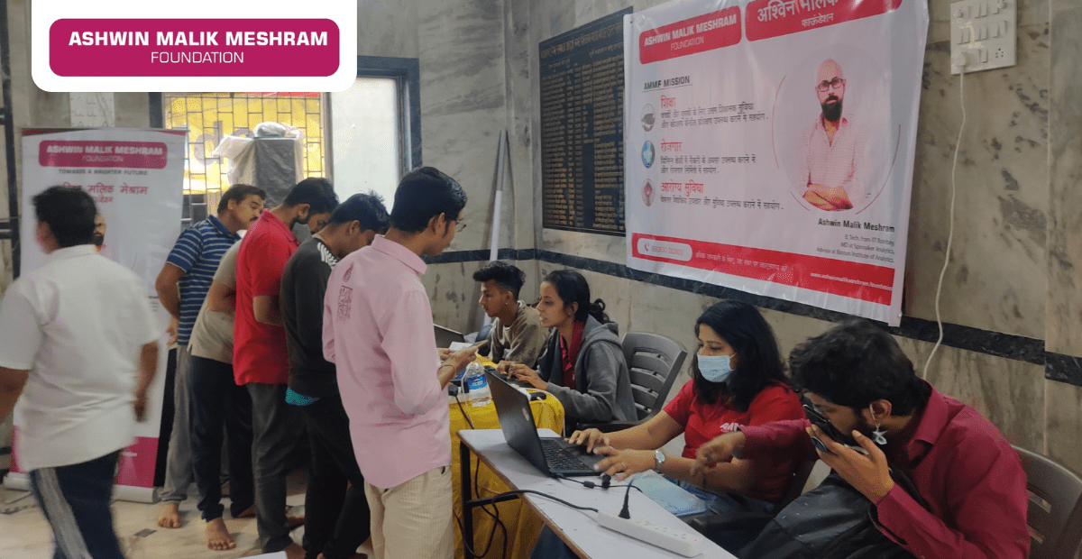 Ashwin Malik Meshram Foundation Organised an E-Shram Yojana Drive at Adarsh Nagar, Kurla.
