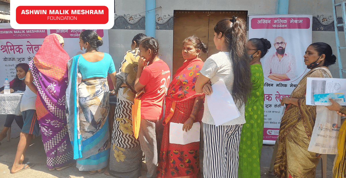 Ashwin Malik Meshram Foundation in association with Vanita Waghmare organised an E-Shram Yojana Camp at at Rahul Nagar, Chunabhatti.