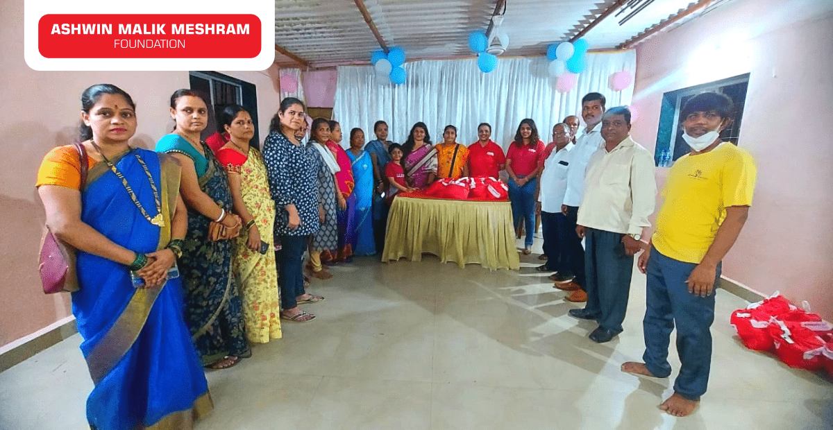 Ashwin Malik Meshram Foundation in association with MLA Ashish Shelar distributed 200 Festival Happiness kits to underprivileged kids at Santacruz.