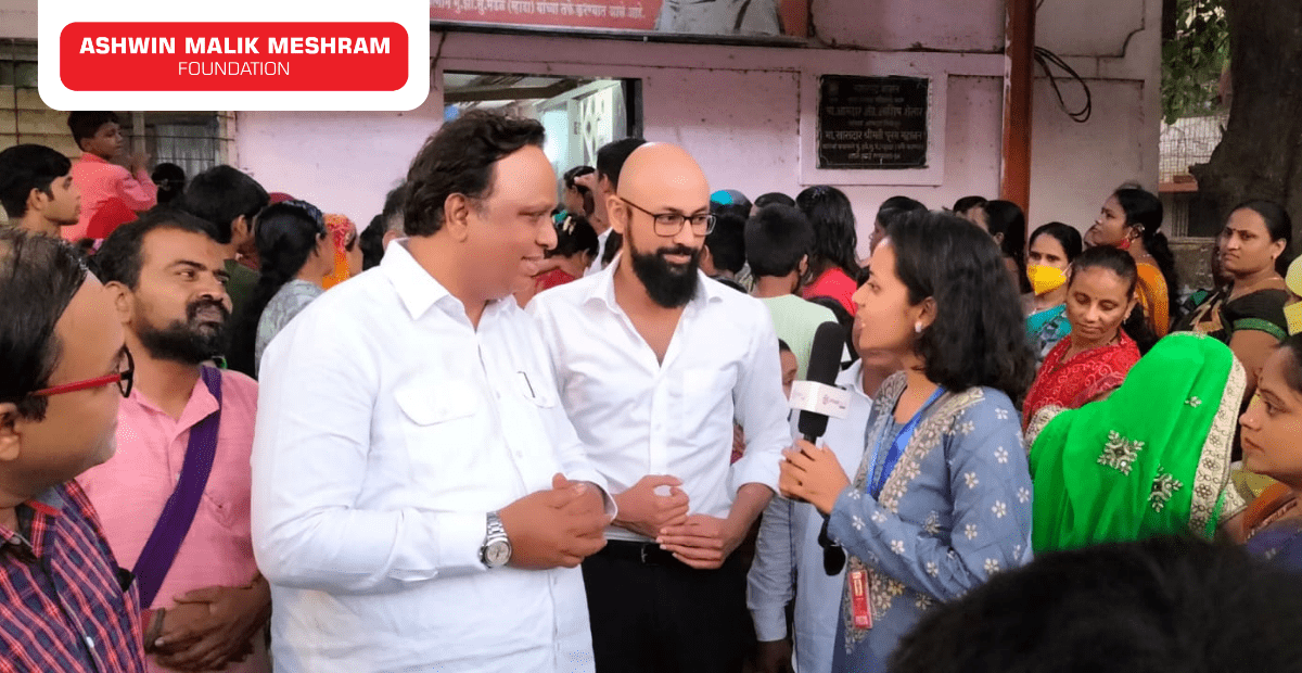 Ashwin Malik Meshram Foundation in association with MLA Ashish Shelar distributed 200 Festival Happiness kits to underprivileged kids at Santacruz.
