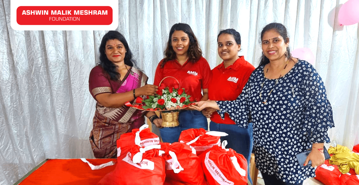 Ashwin Malik Meshram Foundation in association with MLA Ashish Shelar distributed 200 Festival Happiness kits to underprivileged kids at Santacruz.