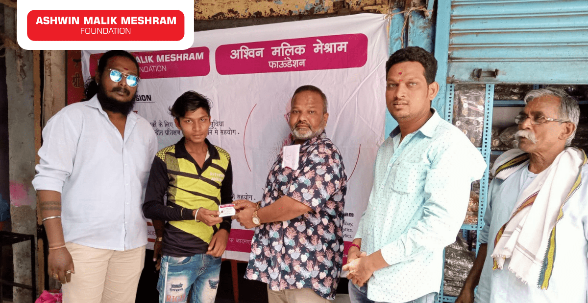 AMMF Volunteers Distributed 200+ Health Id Cards at Thakkar Bappa Colony, Chembur.