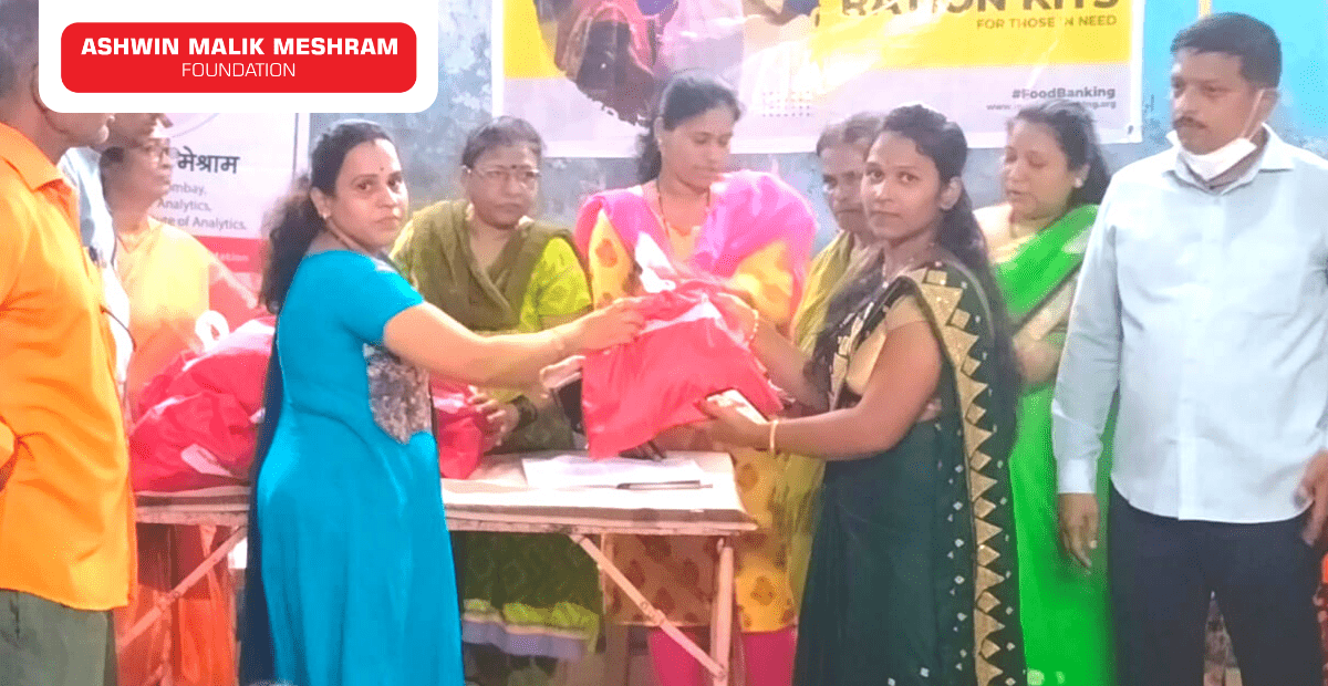 Festival Happiness Kits Distributed by AMM Foundation to the underprivileged people of Sable Nagar, Kurla.