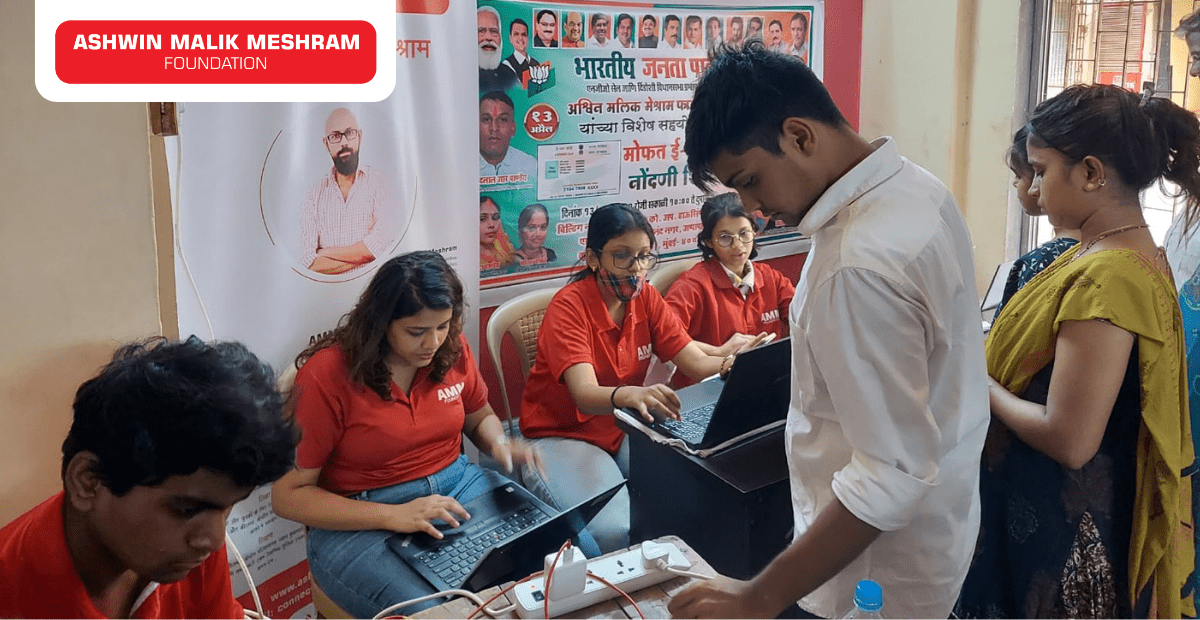 AMM Foundation in association with Capt. Rakesh Coelho and Hemang Jangla Conducted an E-Shram Drive at Appa Pada, Malad (East).