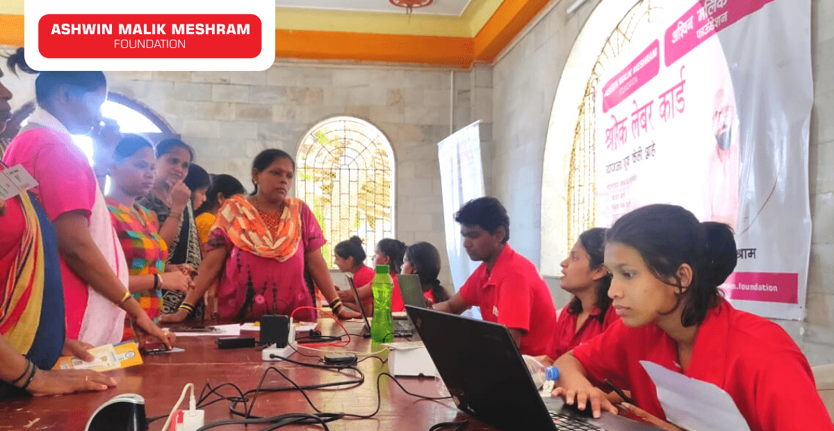 E-Shram Yojna Drive Conducted by AMM Foundation in association with Rashmi Indulkar at Kranti Nagar, Kurla.