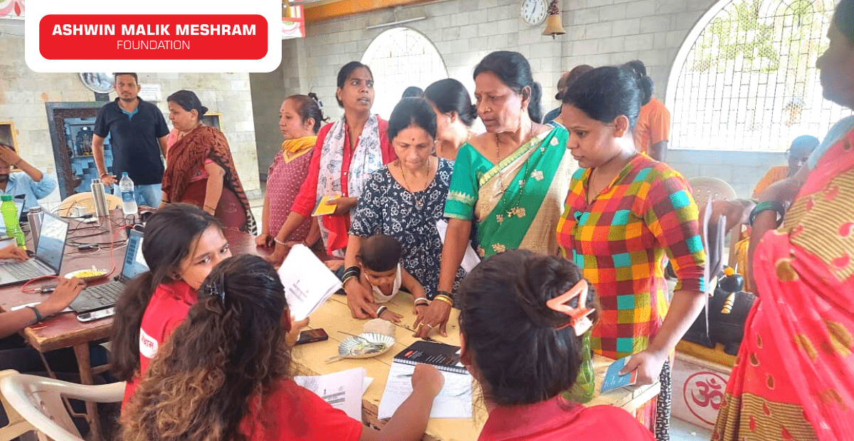 E-Shram Yojna Drive Conducted by AMM Foundation in association with Rashmi Indulkar at Kranti Nagar, Kurla.
