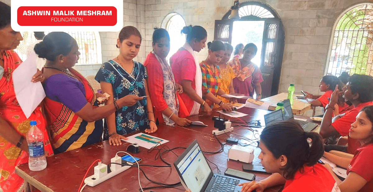 E-Shram Yojna Drive Conducted by AMM Foundation in association with Rashmi Indulkar at Kranti Nagar, Kurla.