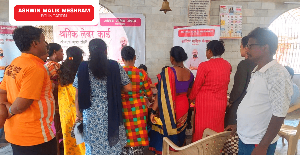 E-Shram Yojna Drive Conducted by AMM Foundation in association with Rashmi Indulkar at Kranti Nagar, Kurla.