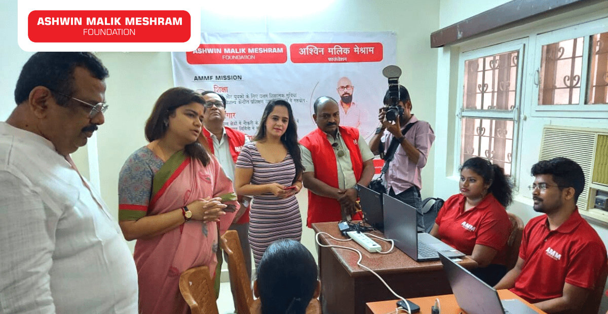 On the occasion of the Death Anniversary of Shri Pramod Mahajan ji, AMM Foundation in association with Dominic D' Sa organised an Ayushman Bharat Health Card Camp at Santacruz.