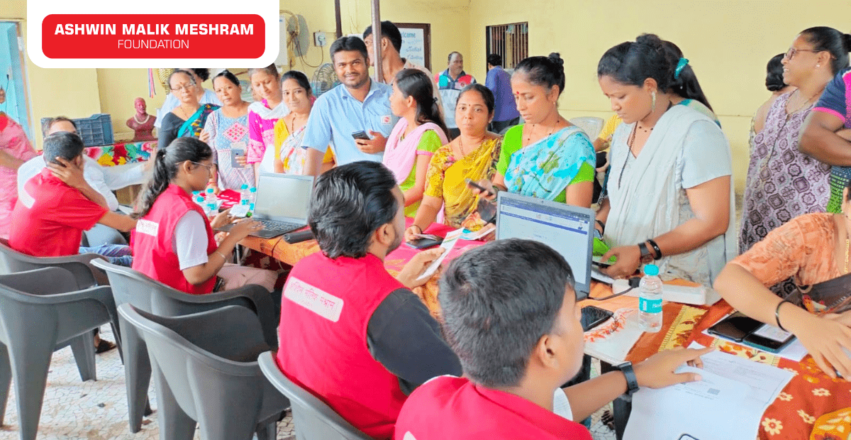 Ashwin Malik Meshram Foundation conducted an E-Shram Yojna Drive at Mahul, Chembur.