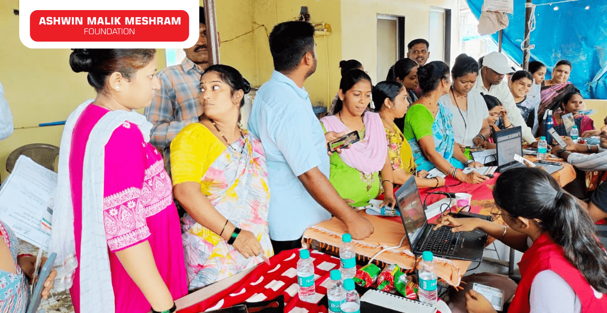Ashwin Malik Meshram Foundation conducted an E-Shram Yojna Drive at Mahul, Chembur.