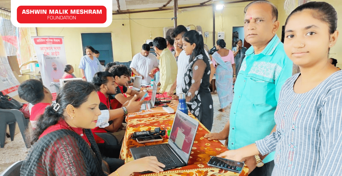 Ashwin Malik Meshram Foundation conducted an E-Shram Yojna Drive at Mahul, Chembur.