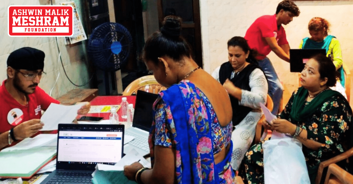 Ayushman Bharat Yojana and Majhi Ladki Bahin Yojana camp conducted by Meshram Foundation in Shivsena Shakha No.149.