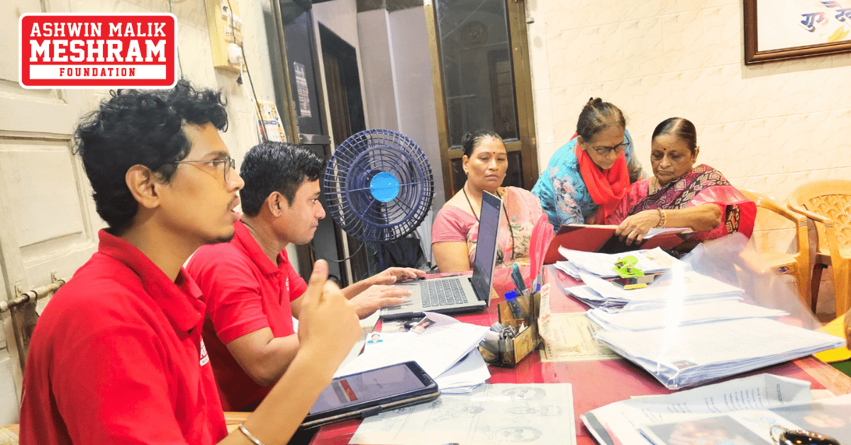 Ayushman Bharat Yojana and Majhi Ladki Bahin Yojana camp conducted by Meshram Foundation in Shivsena Shakha No. 149.