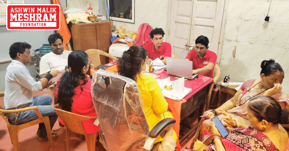 Ayushman Bharat Yojana and Majhi Ladki Bahin Yojana camp conducted by Meshram Foundation in Shivsena Shakha No. 149.