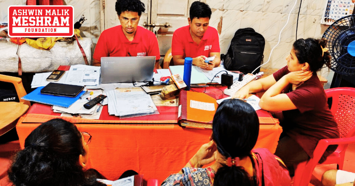 Ayushman Bharat Yojana and Majhi Ladki Bahin Yojana camp conducted by Meshram Foundation in Shivsena Shakha No. 149.