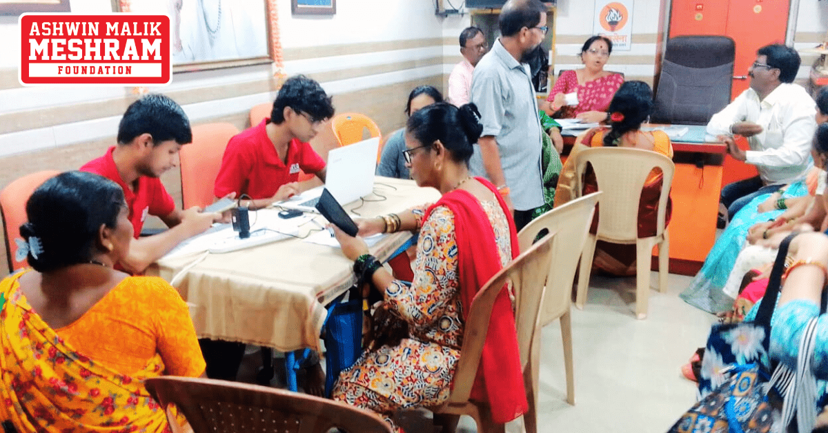 Ayushman Bharat Yojana and Majhi Ladki Bahin Yojana camp conducted by Meshram Foundation in Shivsena Shakha No. 171.