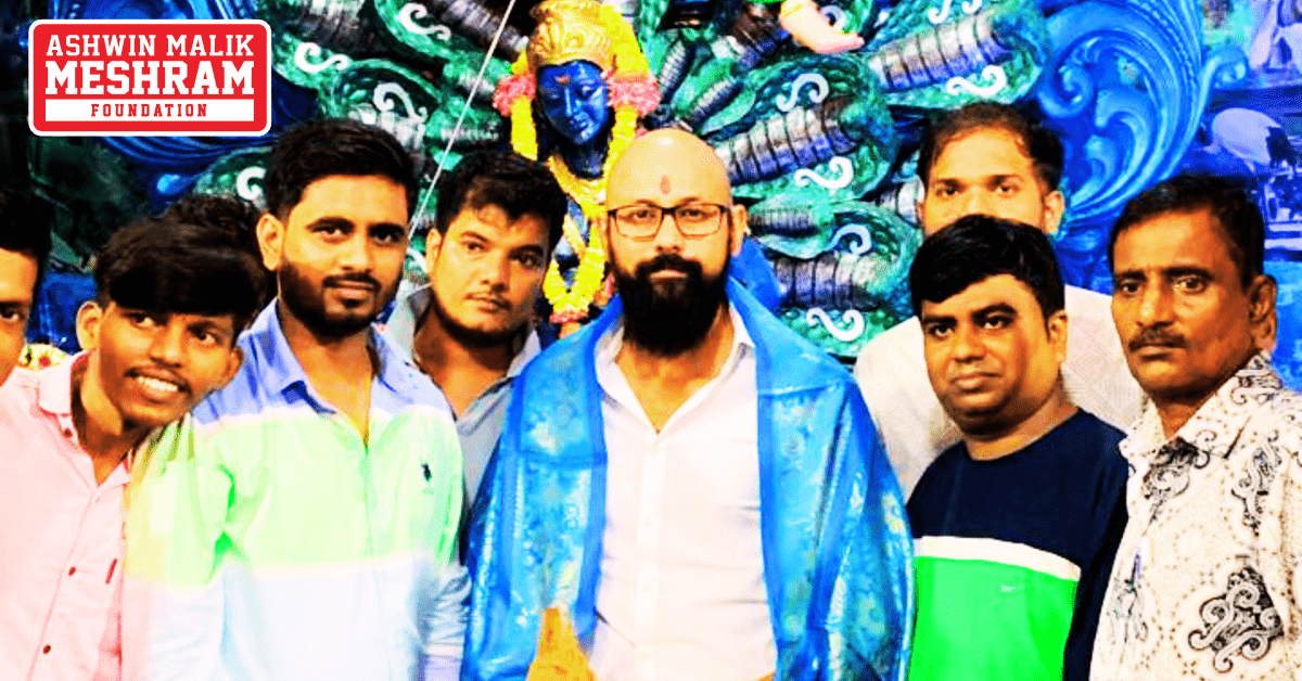 Our Chairman, Ashwin Malik Meshram visited the "Nav Bal Mitra Mandal" to take Maa Durga’s blessings and also, performed the Aarti along with the residents of Thakkar Bappa, Chembur.