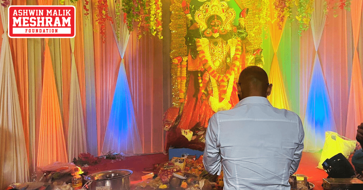 Our Chairman, Ashwin Malik Meshram visited the Jai Ambe Mitra Mandal - Thakkar Bappa, Chembur to take Maa Durga’s blessings.