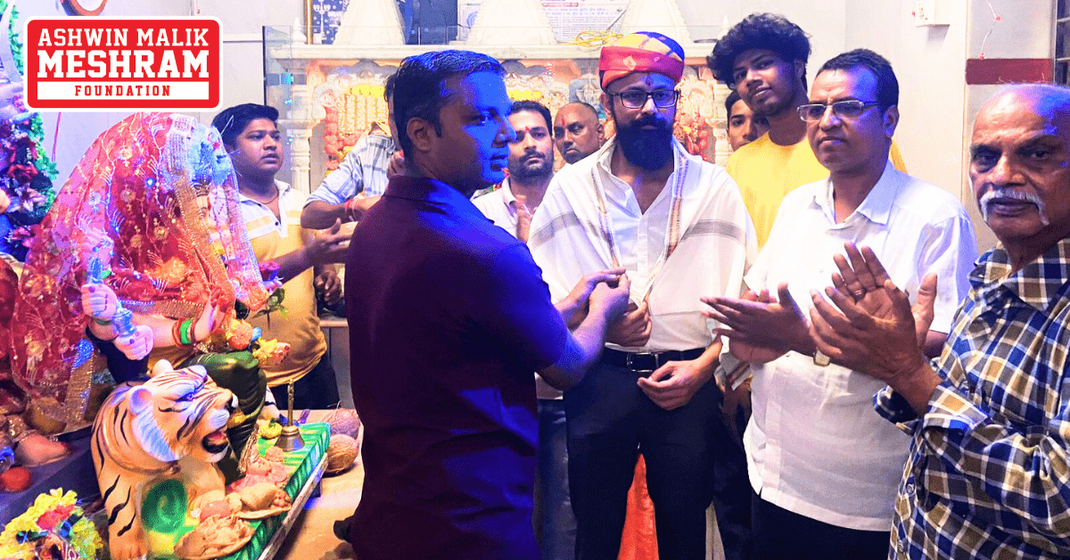Mr. Meshram visited the Shri Baba Ram Dev Mitra Mandal to take Maa Durga’s blessings and felicitated by Mandal Committee Members in rajasthani traditions.