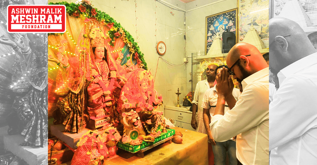 Mr. Meshram visited the Shri Baba Ram Dev Mitra Mandal to take Maa Durga’s blessings and felicitated by Mandal Committee Members in rajasthani traditions.